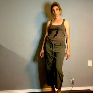 Danskin Medium green capris